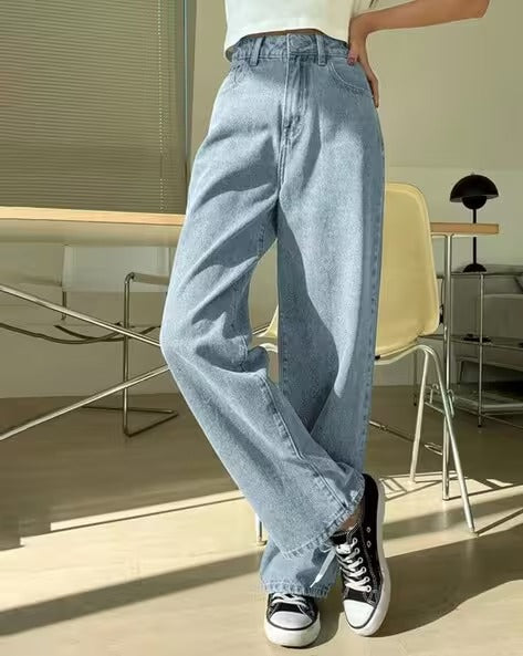 Women Boyfriend Jeans with Insert Pockets