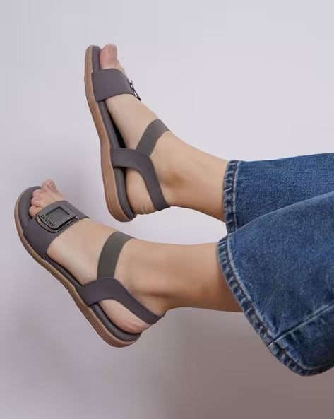 Women Flat Sandals with Synthetic Upper